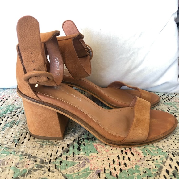 Alias Mae Tan Leather Block Heel Open Toe Heels 7 - Picture 5 of 16